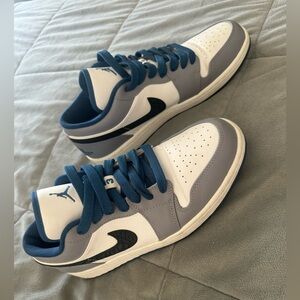 Men’s Nike cement true blue size 10